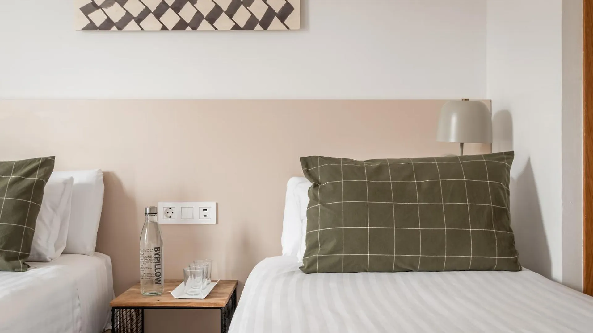 Bypillow Erba Girona Hotel