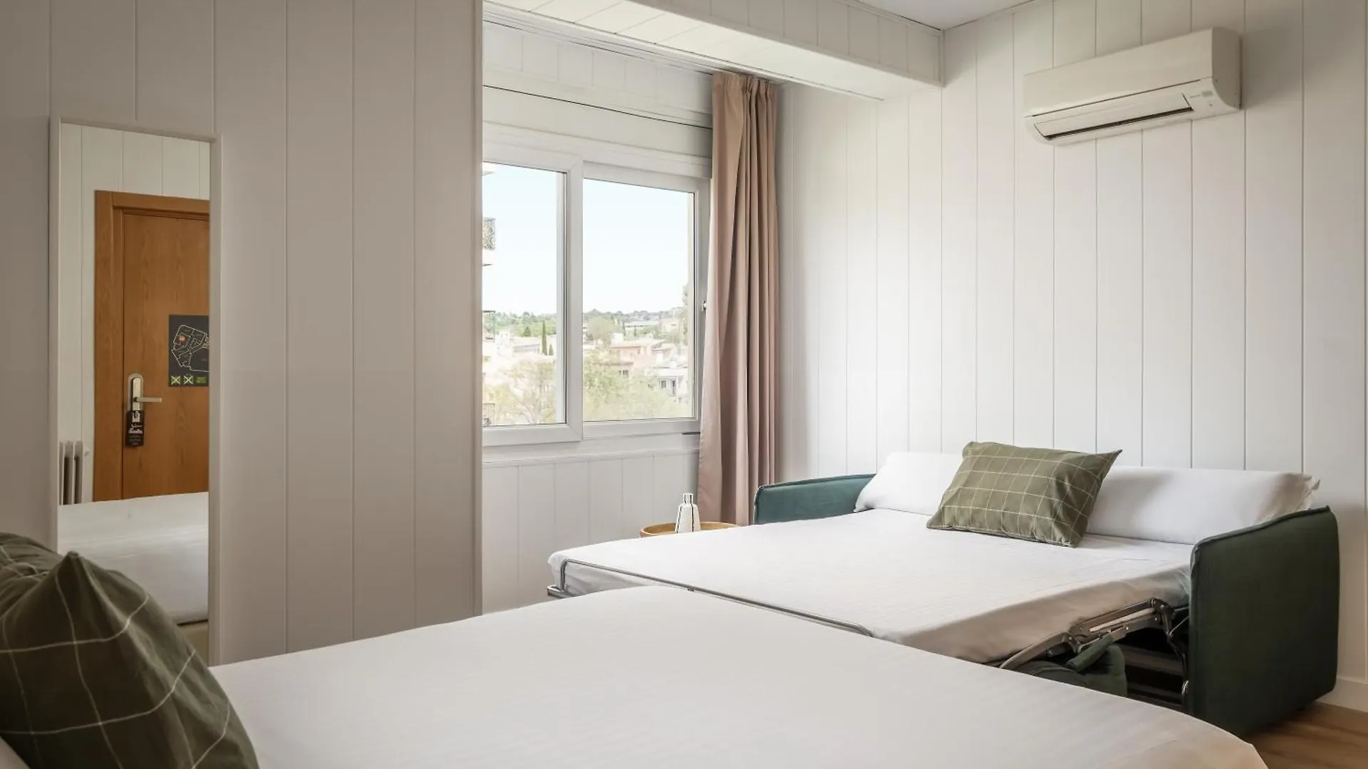 Bypillow Erba Girona Hotel