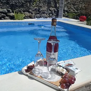 https://rural-finca-la-raya-calle-la-raya-25.in-canary-islands.com