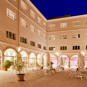 https://trh-ciudad-de-baeza.es-andalucia.com