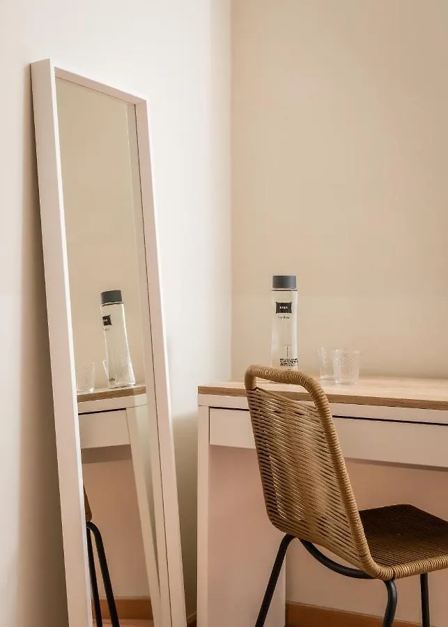 ** Hotel Bypillow Erba Girona Hiszpania