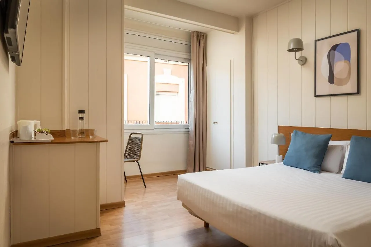 ** Hotel Bypillow Erba Girona Hiszpania