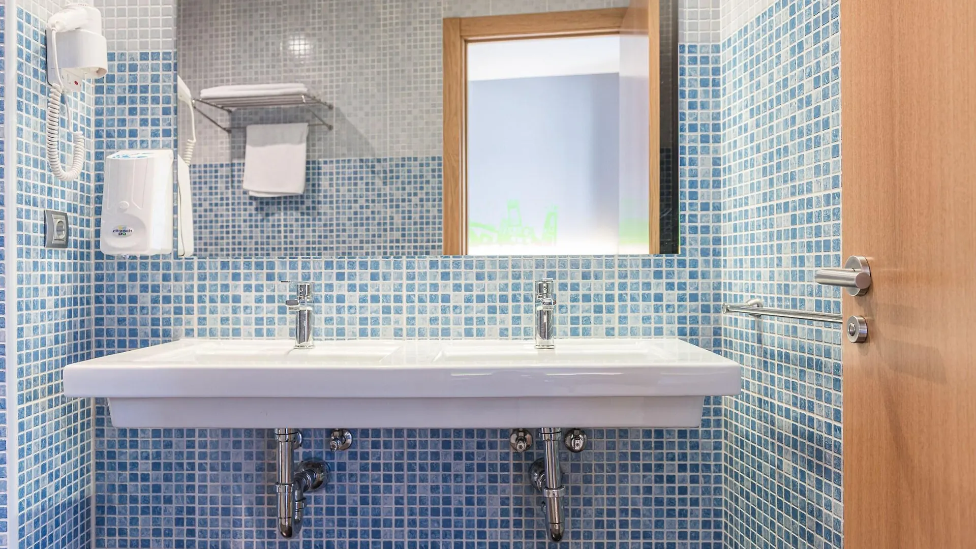Hotel Bypillow Erba Girona