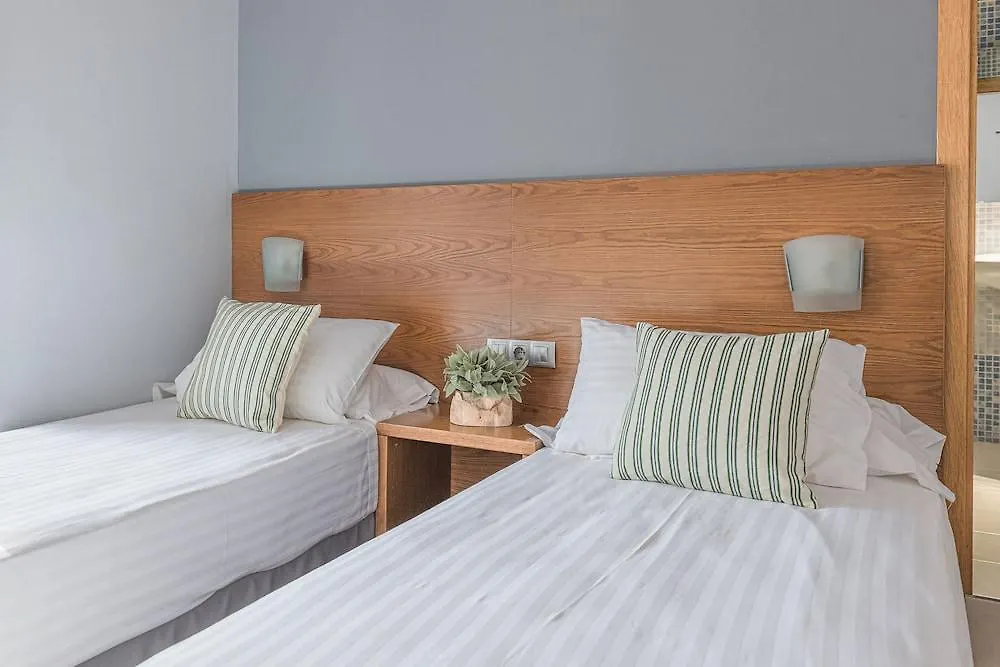** Hotel Bypillow Erba Girona Hiszpania