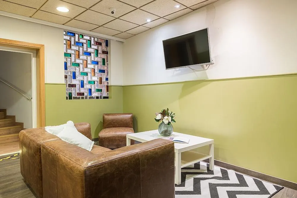 ** Hotel Bypillow Erba Girona Hiszpania