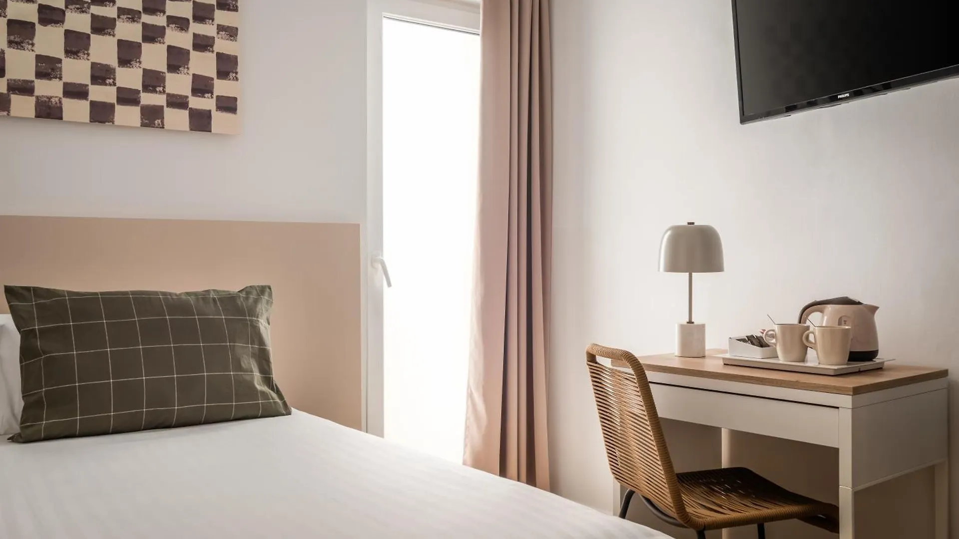 Hotel Bypillow Erba Girona