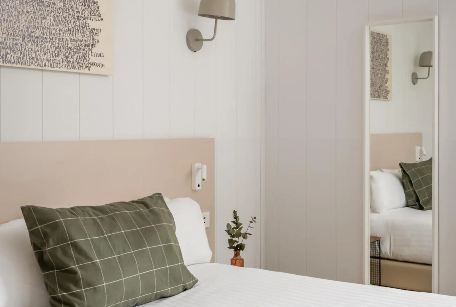 Hotel Bypillow Erba Girona