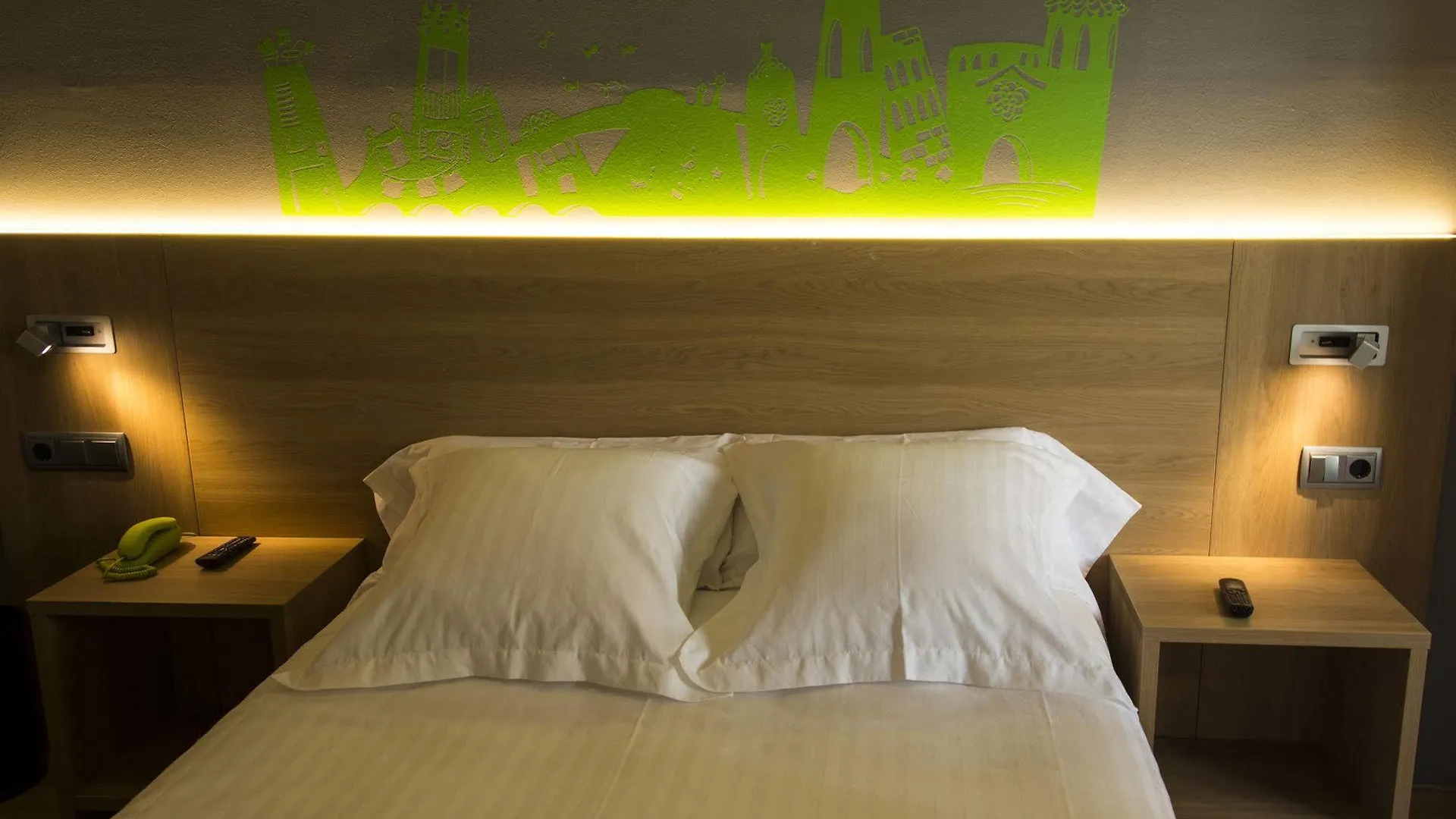 Bypillow Erba Girona Hotel